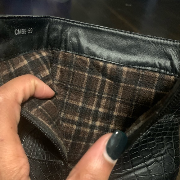 Black Western Faux Croc Booties - Picture 6 of 6